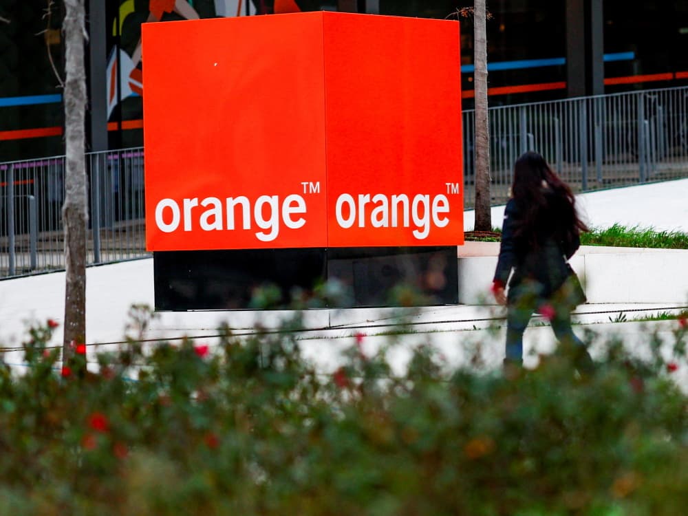 Les représentants du personnel d'Orange vont être consultés " en vue d'une possible réalisation de l'opération d'ici la fin de l'année 2026 ".