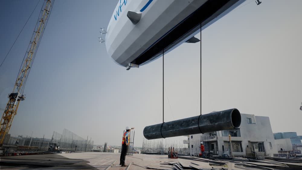 Suresnes : Flying Whales fait voler 60 tonnes à 70% de carbone en moins