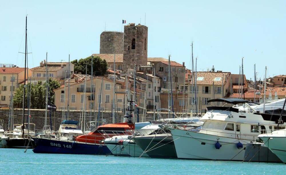 ©PHOTOPQR/NICE MATIN/Patrice Lapoirie ; Antibes ; 31/05/2024 ; le port d'Antibes / port vauban/ quai de milliardaires / vieille ville Antibes, France, may 31st 2024 Antibes, the old town and billionaires quay in Port Vauban (MaxPPP TagID:...