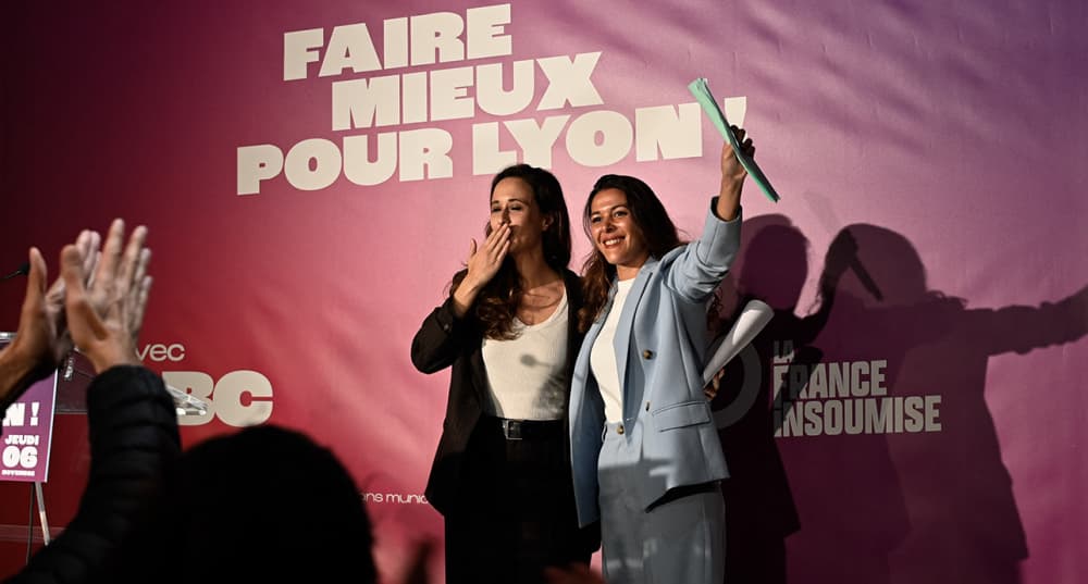 La candidate Anaïs Belouassa Cherifi et la vice-présidente de l'Assemblée nationale Clémence Guette lors du lancement de la campagne pour les élections municipales de la députée LFI, le 6 novembre 2025.