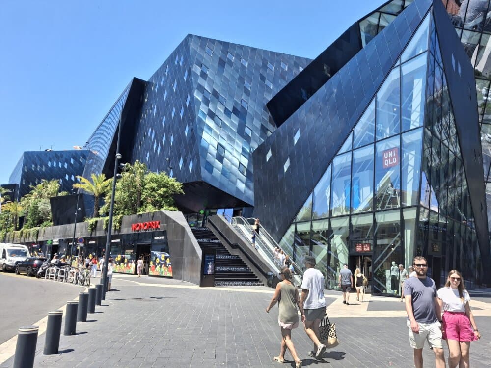 Nice : Iconic installe 500 panneaux solaires