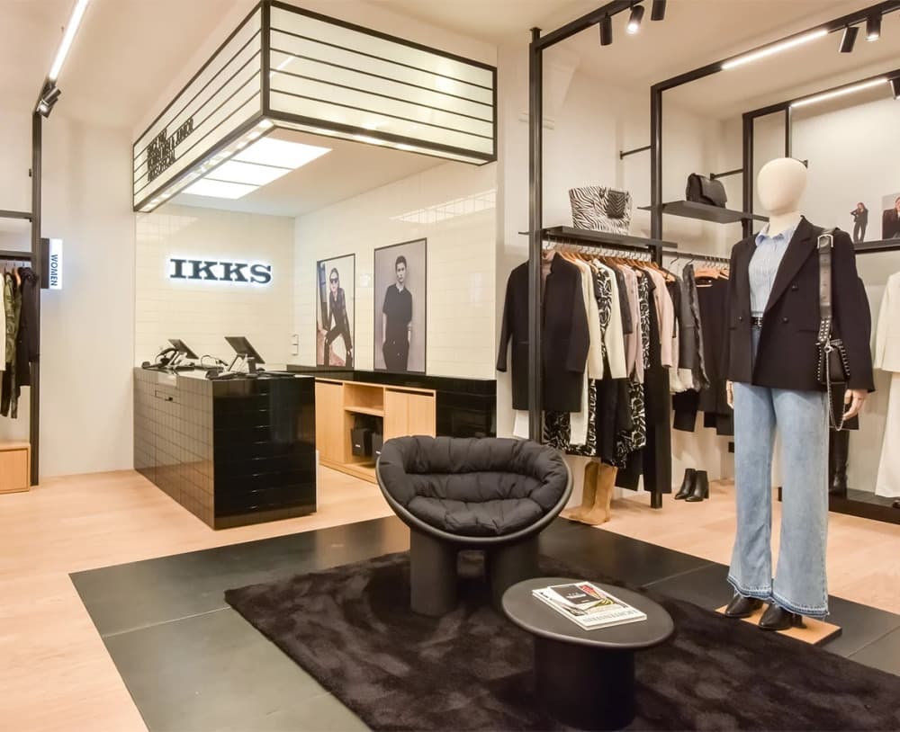 Le groupe IKKS a été placée en redressement judiciaire depuis le 2 octobre 2025.
