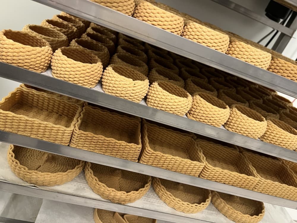 Des paniers ? Non des fonds de tarte mangeables imprimés en 3D par Olivier Maussion au Cannet.