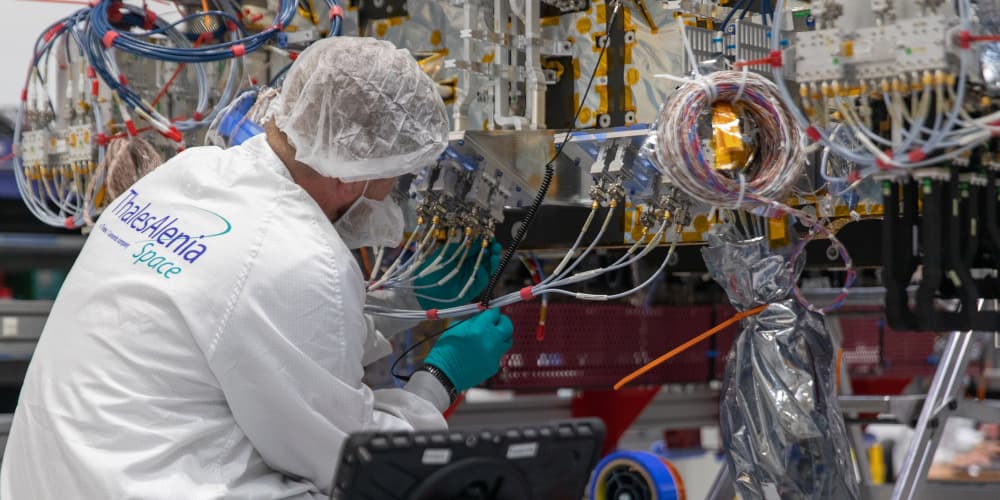 La filière spatiale s'ouvre à des métiers et tous ne sont pas technologiques.
