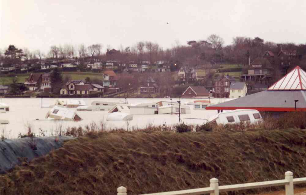 En décembre 1999, le camping de Quiberville est resté noyé sous les eaux pendant près de quinze jours comme le montre cette photo de l'époque.