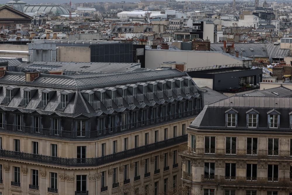 Selon les associations, l'État préfère souvent payer les pénalités plutôt que de trouver effectivement une solution de logement.