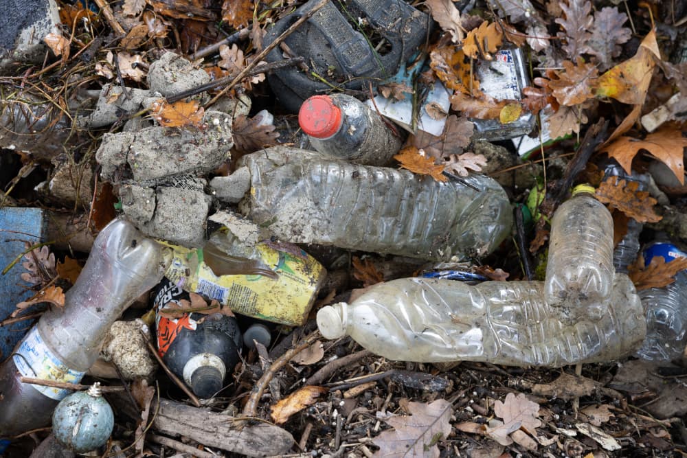 Après deux années d'échecs diplomatiques, la désignation d'un nouveau chef négociateur vise à relancer un processus crucial pour tenter d'endiguer l'explosion mondiale de la pollution plastique - au prix de compromis politiquement sensibles.