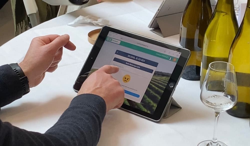 Guidé par des algorithmes capables de traduire ses goûts en recommandations précises, le consommateur peut déjà mieux « lire » les rayons de vins : l’IA va encore booster cette capacité.