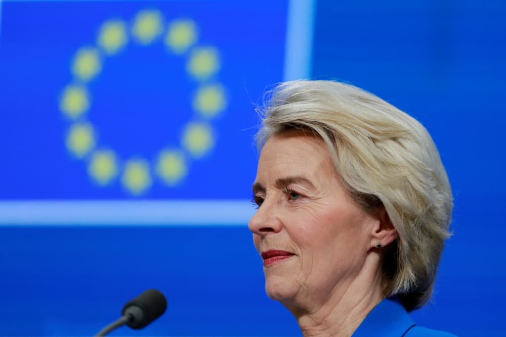 Selon la Commssion européenne, la taxe carbone devrait rapporter entre 1 et 1,5 milliards d'euros par an.