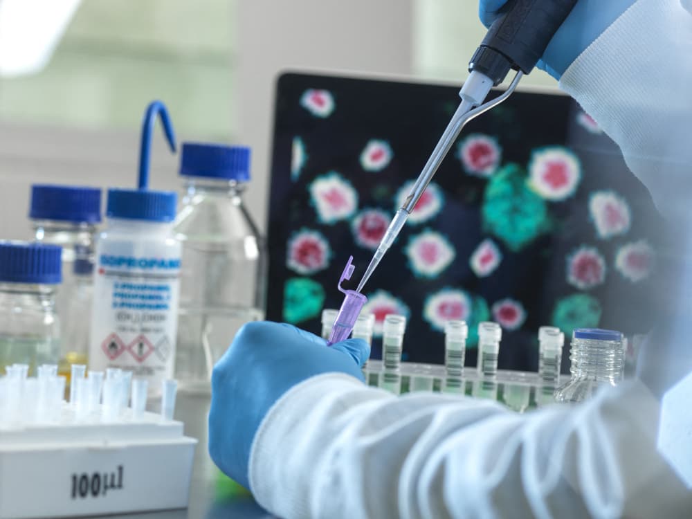 Le nombre de molécules découvertes par l'IA en essais cliniques augmente, avec 67 molécules en 2023 contre une seule huit ans plus tôt selon l'étude du BCG.