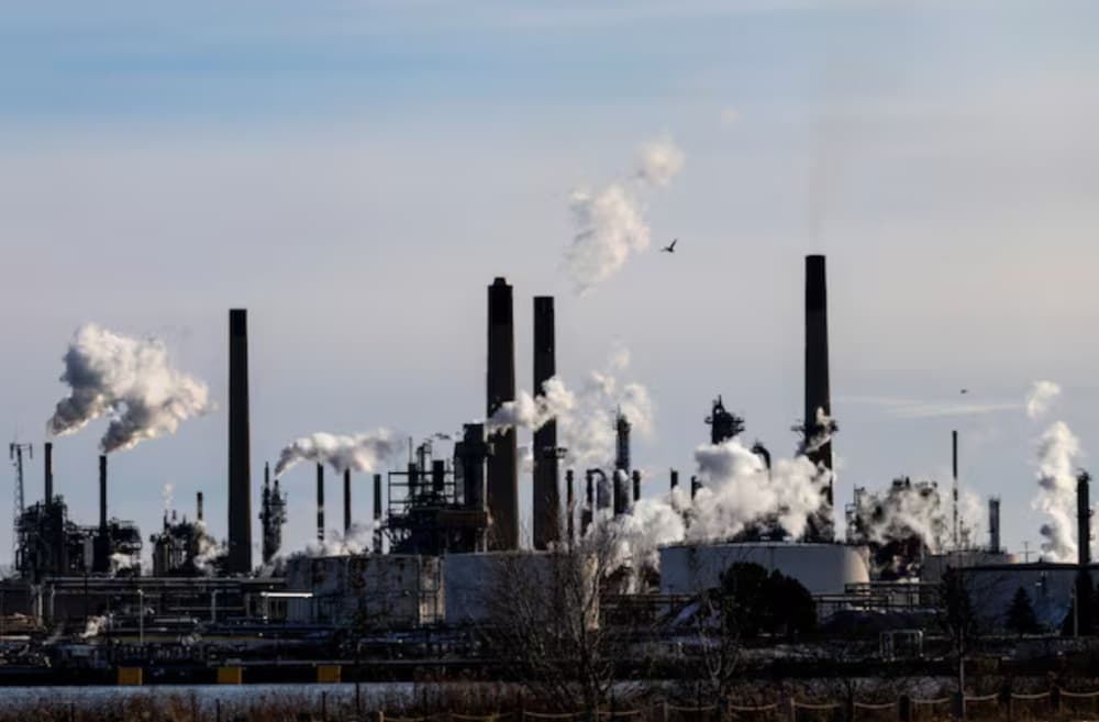Plusieurs filières traditionnelles restent sous pression : les transports (-14), la chimie (-8), l'industrie mécanique (-8) et la métallurgie (-6).