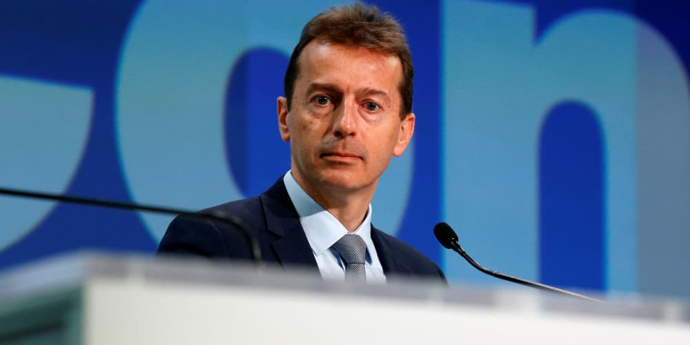 Guillaume Faury, président exécutif d'Airbus, vient d'alerter ses 160 000 salariés sur un contexte géopolitique " déstabilisant " pour 2026. Entre protectionnisme américain et tensions sino-américaines, il prône désormais la solidarité et l'autonomie.