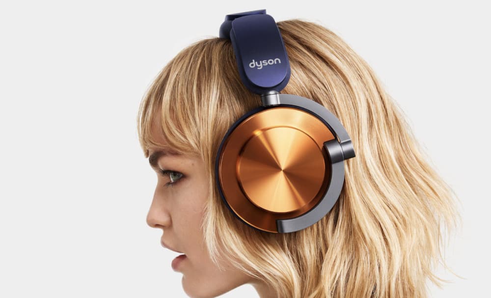 Le casque Dyson OnTrac se distingue par son design industriel et son autonomie jusqu’à 55 heures.