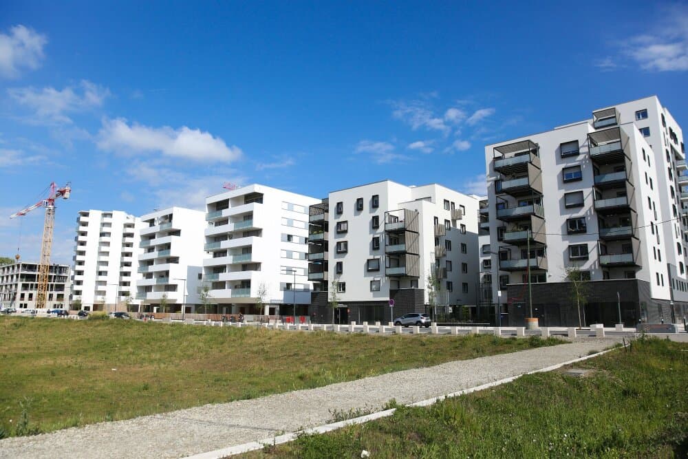 Le cabinet de conseil en stratégie et en management Transformation Factory et le club ENA Immobilier, ont fait plancher onze experts sur la crise du logement.