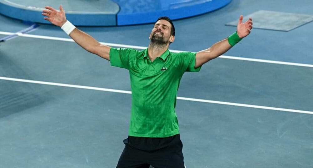 Sur le court à Melbourne, dimanche 1er février, le Serbe pourrait à nouveau marquer l'Histoire.