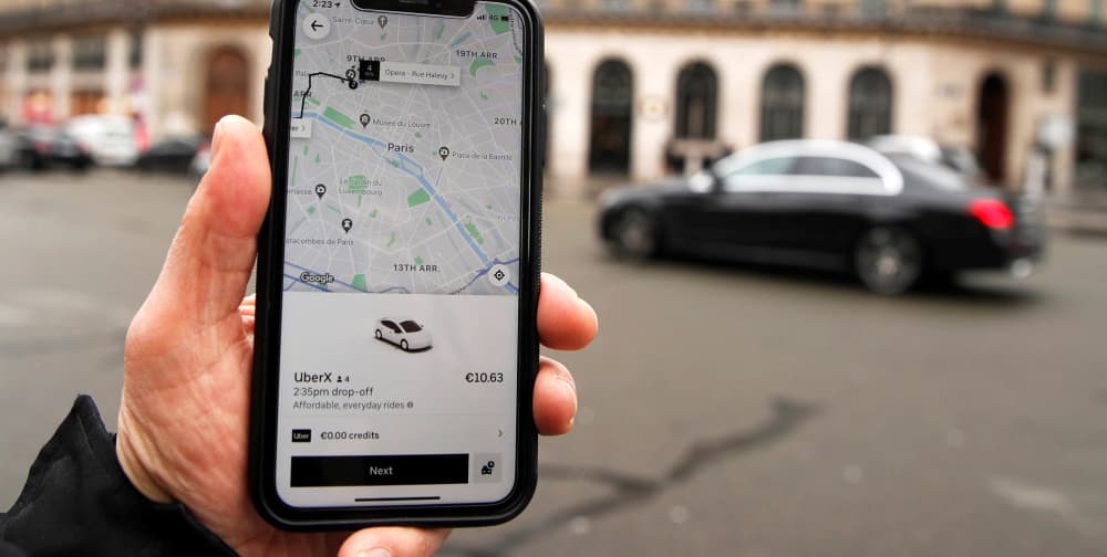 1,7 milliard d'euros. C'est le montant du redressement historique que l'Urssaf inflige à Uber. Au-delà du chiffre, c'est le procès d'un modèle économique fondé sur l'évitement des cotisations sociales.