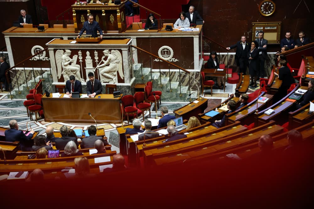 Des dizaines de députés pressent le gouvernement de légiférer contre les aliments ultra-transformés.