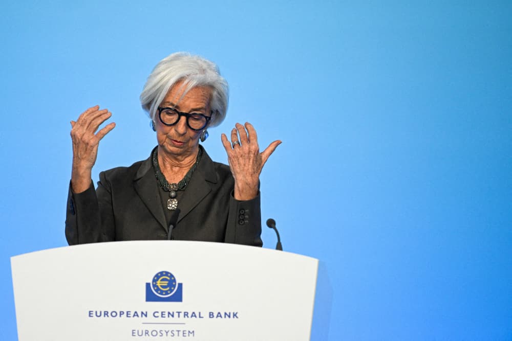 " Nous sommes bien équipés pour faire face au choc qui se profile ", a martelé Christine Lagarde ce jeudi, justifiant le statu quo monétaire par les incertitudes en Iran.