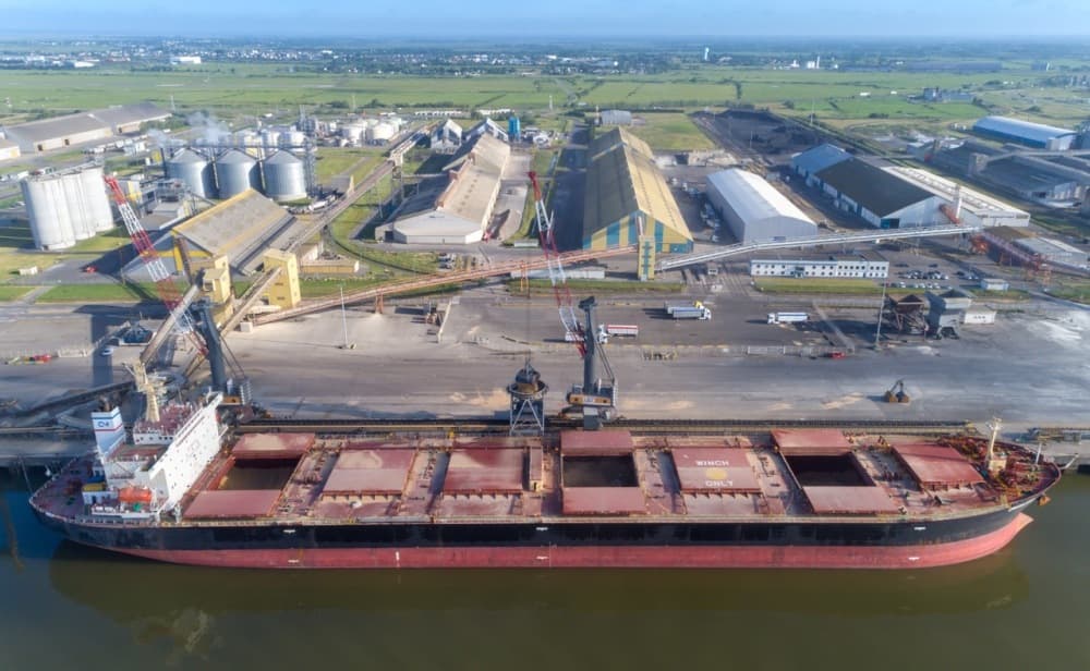 SEA-invest France et le Groupe IDEA ont annoncé la création de NOVASEA Logistique, une nouvelle entité dédiée aux activités de manutention et de logistique des vracs, portuaires et industriels sur les sites de Montoir de Bretagne et Saint-Nazaire.