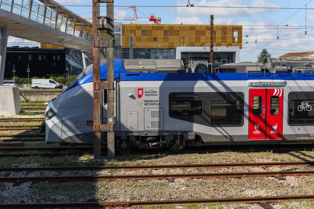 Un train express régional (TER) exploité par la SNCF en gare d'Angoulême. Photo © Yohan Bonnet pour La Tribune - Midipile - Midipile