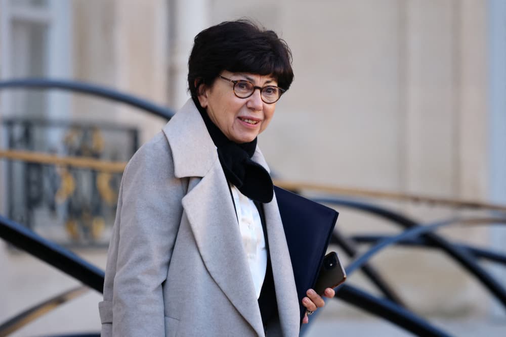La ministre de la Transition écologique, Monique Barbut, a rappelé que l'État a autorisé les collectivités à lever une taxe pour financer l'entretien des digues.