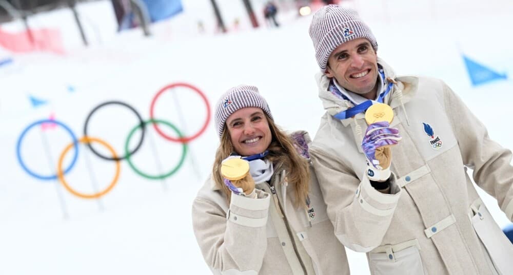 Emily Harrop et Thibault Anselmet ont décroché une des dernières médailles d'or de ces Jeux Olympiques d'hiver