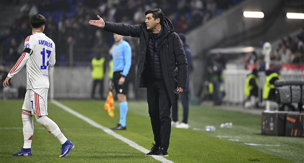 Afonso Moreira et Paulo Fonseca au cours d'un match de la Ligue Europa 2026.