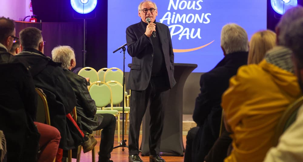 L'ancien Premier ministre François Bayrou est candidat à la mairie de Pau.