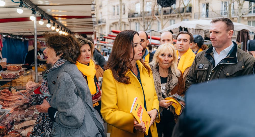 Sarah Knafo candidate à la mairie de Paris en 2026 et membre du parti politique d'extrême droite Reconquête.
