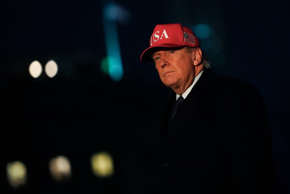 U.S. President Donald Trump returns to the White House, after Israel and the U.S. launched strikes on Iran, in Washington, D.C., U.S., March 1, 2026. REUTERS/Nathan Howard - U.S. President Donald Trump returns to the White House in Washington, D.C. -...