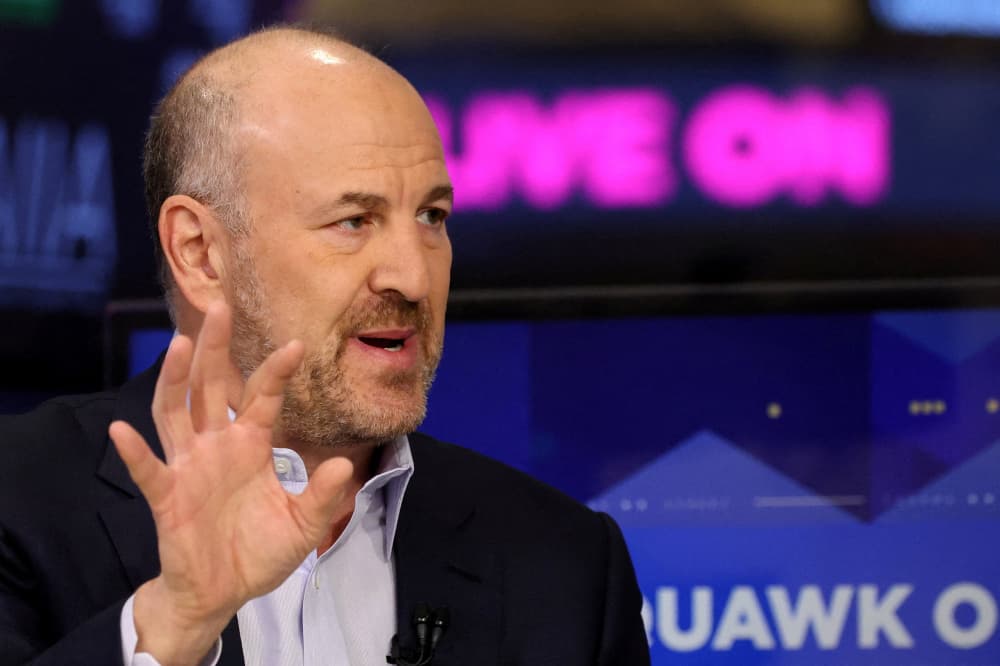 Craig Packer, directeur général de Blue Owl BDC, répond aux questions de CNBC sur le parquet du NYSE le 19 novembre 2025, alors que le géant du crédit privé se retrouve au centre de la tempête qui secoue un marché alternatif de 2 000 milliards de...