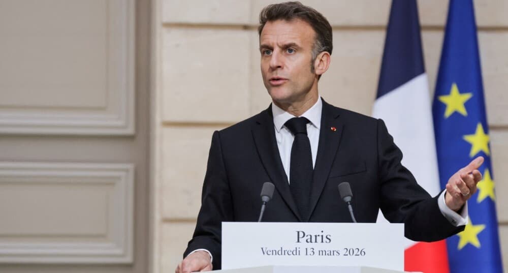 Emmanuel Macron, qui prend 2 points et s’installe à 22% d’avis favorables
