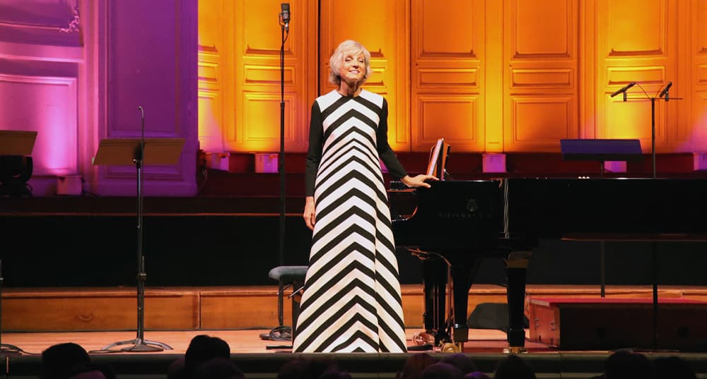 La pianiste Hélène Mercier-Arnault présente le concert « La 9ᵉ Symphonie de Beethoven-Liszt » en version exceptionnelle pour deux pianos, chœur et solistes, à la Salle Gaveau à Paris, France, le 14 mai 2025.