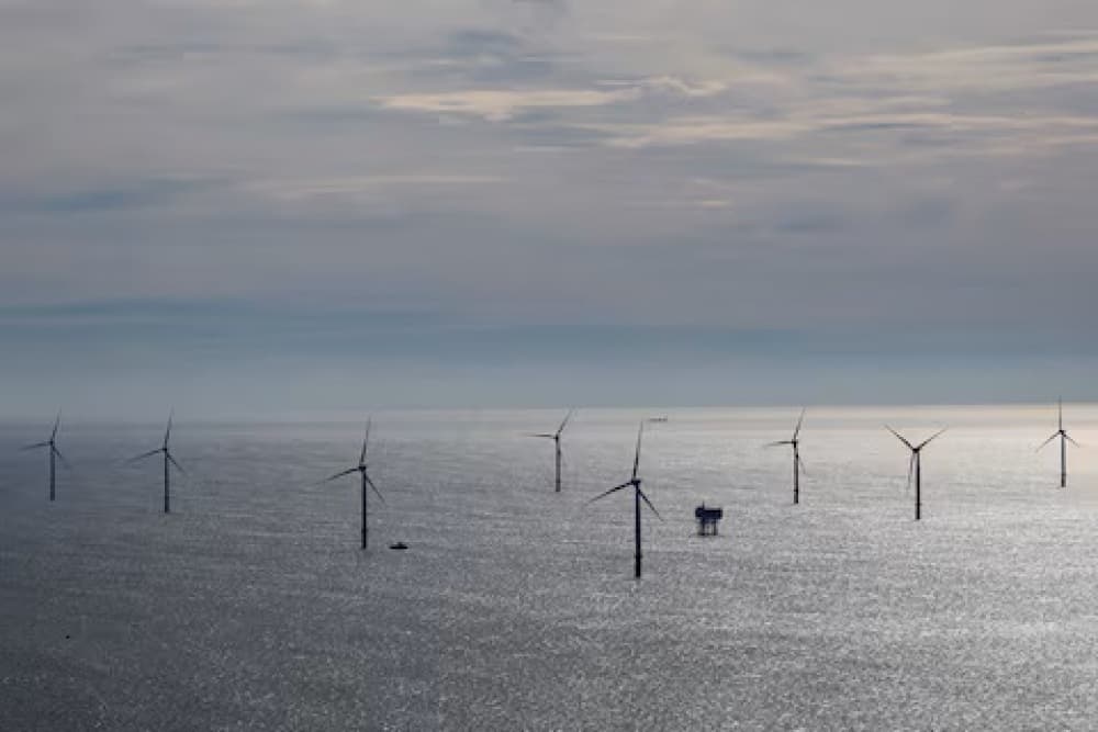 Des éoliennes au large de Saint-Nazaire.