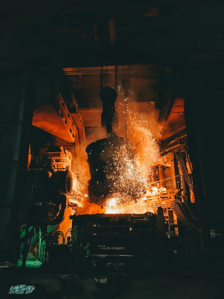 L'industrie de la sidérurgie est particulièrement attentive au sujet de la captation du CO2 dans leurs fumées industrielles.
