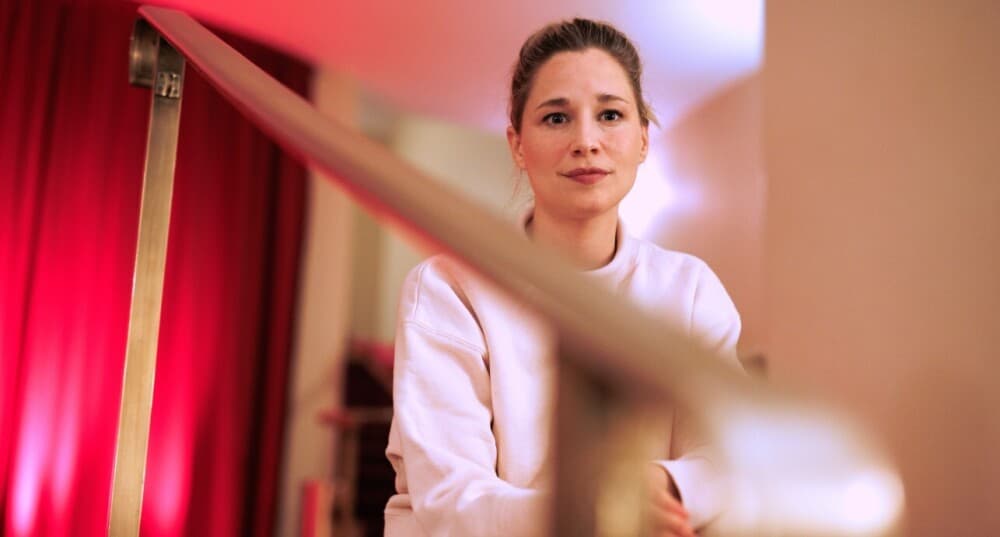 Giulia Enders confie que ses idées de livres naissent de rencontres.