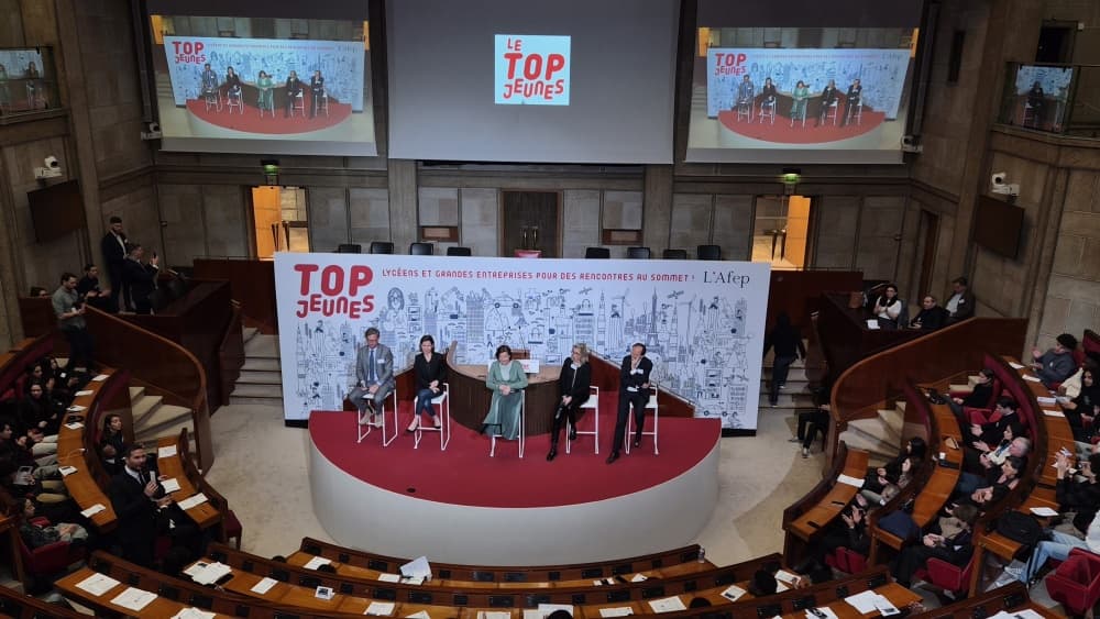 De gauche à droite : Sébastien Bazin, PDG d’Accor, Catherine McGregor, DG d’Engie, Marie-Christine Coisne-Roquette, présidente de Sonepar, Frédérique Le Grévès, présidente de STMicroelectronics France et Benoît Derigny, président de Manpower France.