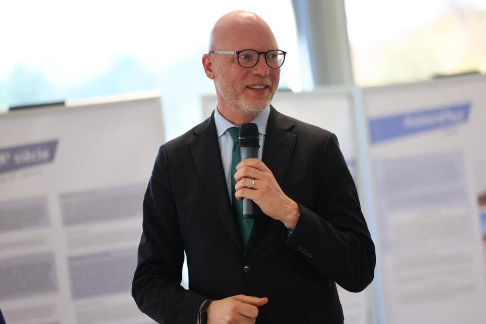Jörgen Warborn est membre de la commission du commerce international (INTA) et membre suppléant de la commission ITRE.