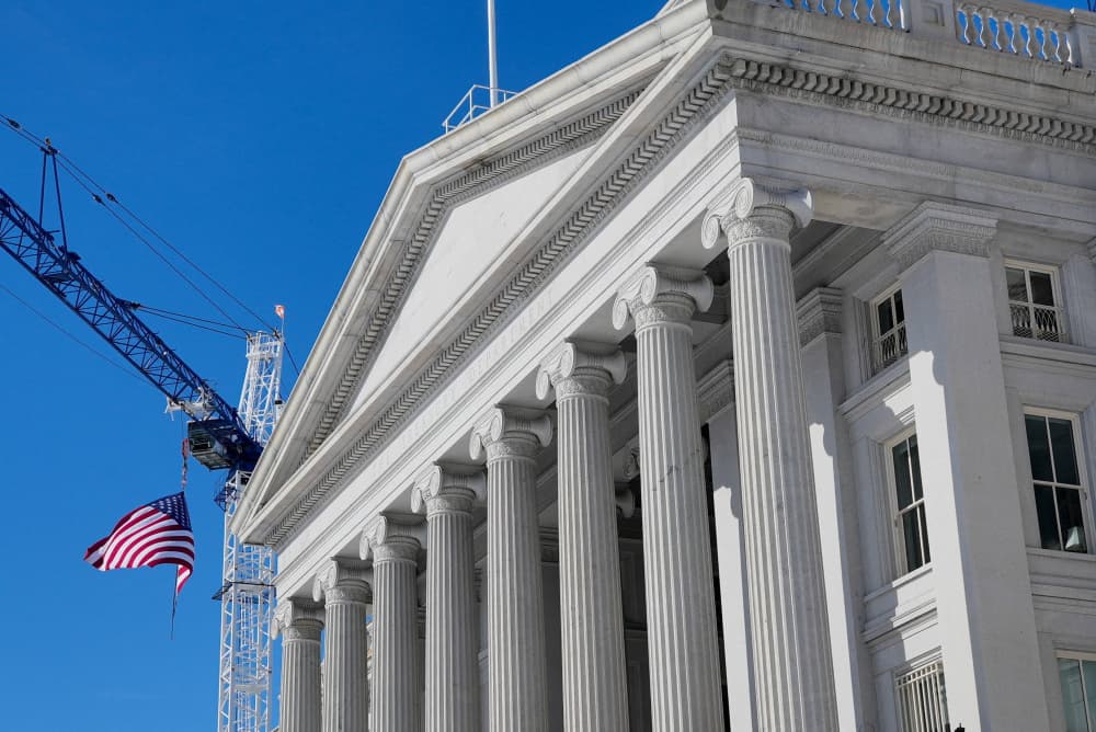 Le bâtiment du Trésor américain. Aux États-Unis, les "Treasuries" à dix ans ont cédé 10,3 points de base à 4,2399 %.