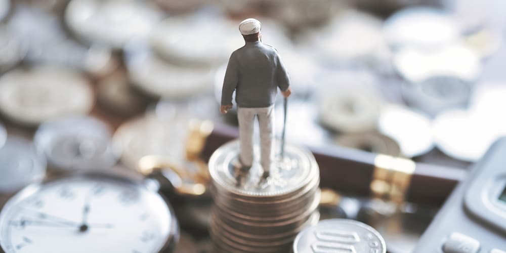 Entre une France où plus de 9 000 milliards d'euros de patrimoine doivent être transmis en vingt ans et des États-Unis où 124 000 milliards de dollars sont appelés à changer de mains d'ici à 2048, la "grande transmission" est devenue un enjeu politique...