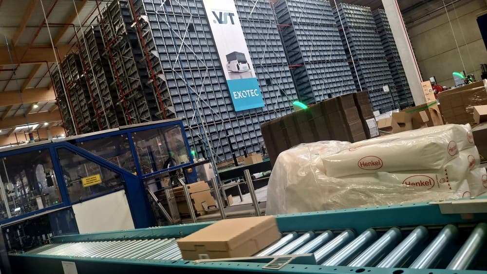 Etablie à Chavagnes-en-Paillers, la plateforme logistique de VST est dotée de la technologie robotisée Exotec.