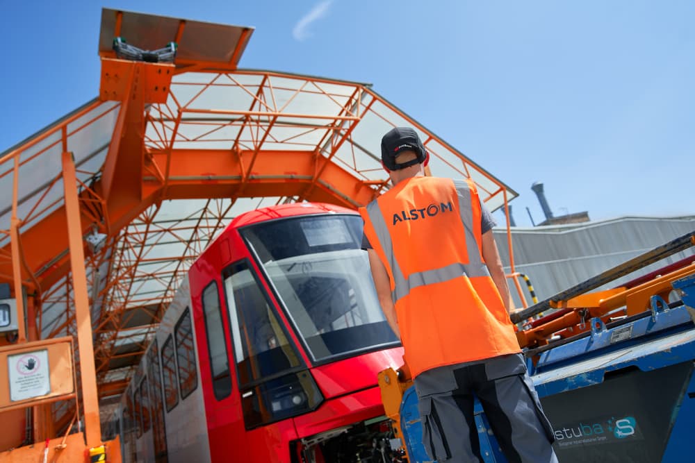 Alstom perdait près de 30 % à l'ouverture de la Bourse de Paris vendredi.