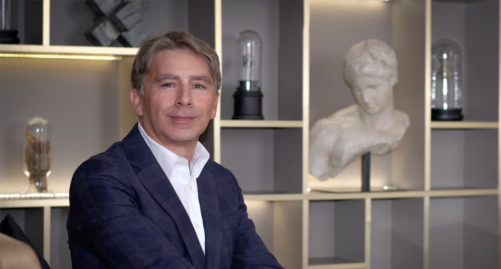 Brice Soccol est politologue et essayiste, auteur de « L’écharpe et les tempêtes, face aux maires la défiance inattendue ? » (coécrit avec Frédéric Dabi aux éditions de l’Aube).