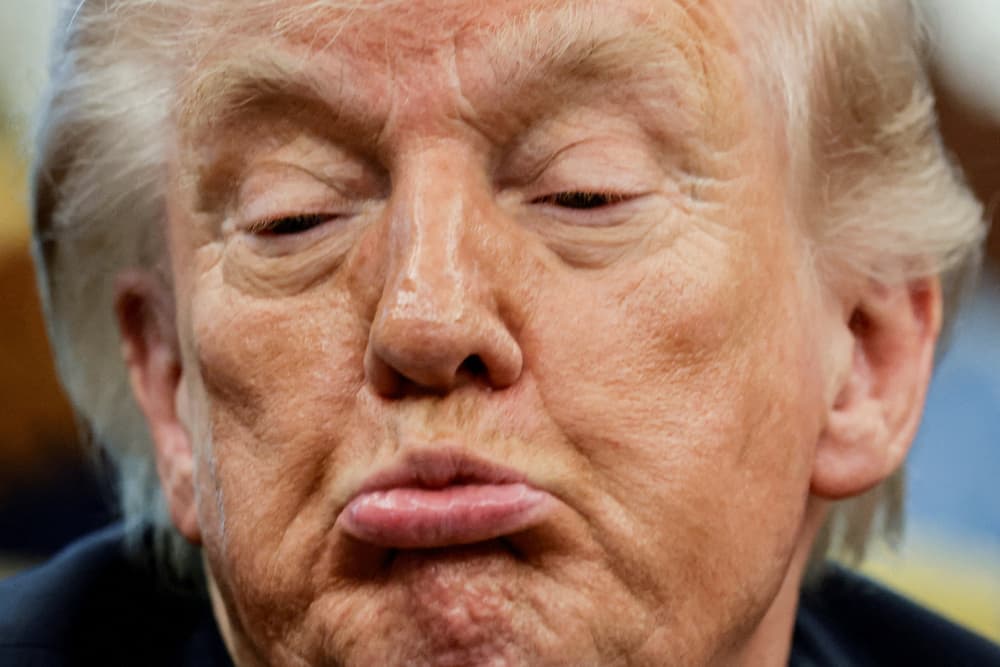 Le fonds d'1,8 milliard de dollars de Donald Trump est provisoirement gelé.