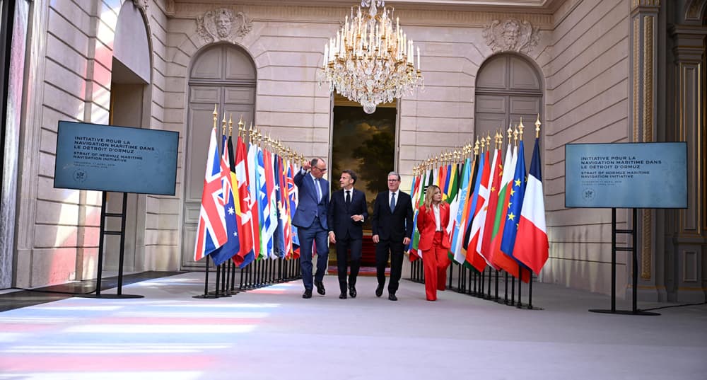 Emmanuel Macron, Giorgia Meloni, Keir Starmer et Friedrich Merz arrivent à l'Élysée, le 17 avril 2026.