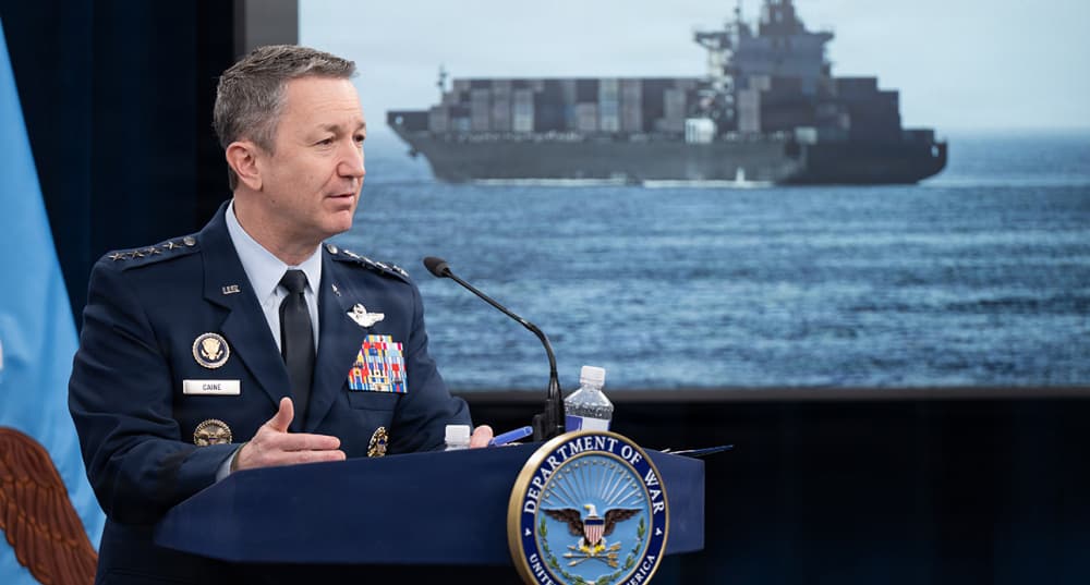 Le général Dan Caine, président du Comité des chefs d'état-major, lors d'une conférence de presse au sujet de l'opération « Epic Fury » au Pentagone, le 24 avril 2026.
