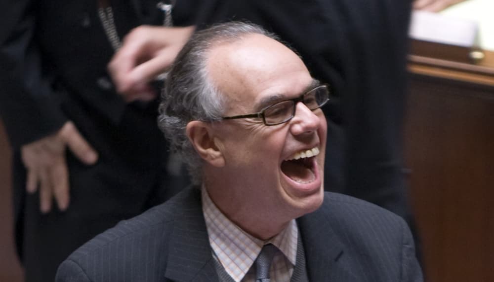 Le ministre français de la Culture, Frédéric Mitterrand, réagit après le vote de la loi sur le piratage sur Internet à l'Assemblée nationale, le 15 septembre 2009.