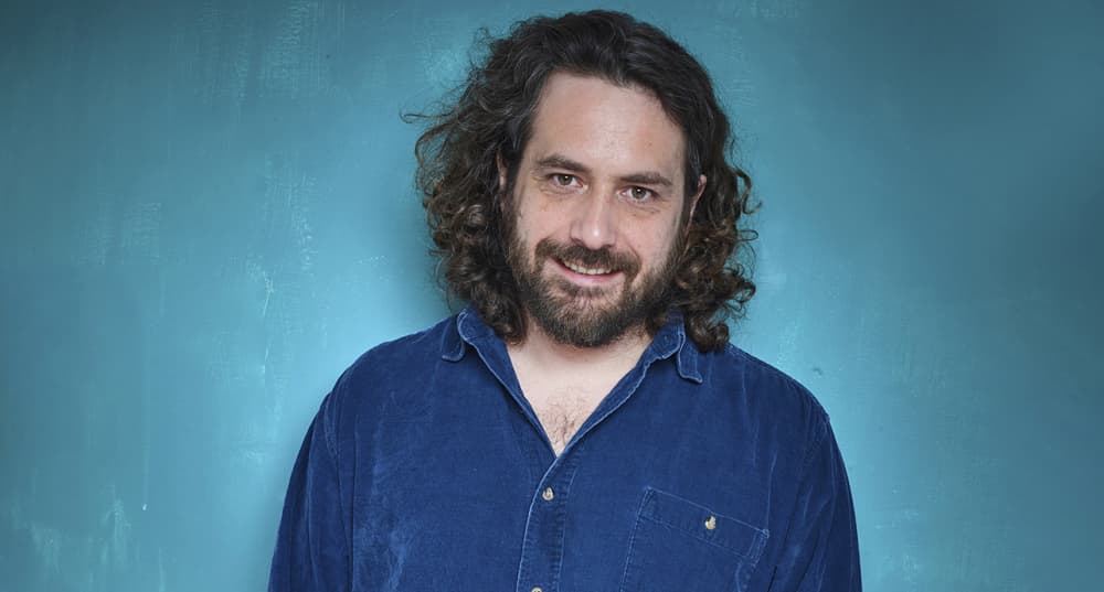 Pour Abel Quentin, les citoyens ne doivent pas laisser l'IA générative réduire les capacités de création et de réflexion humaine.
