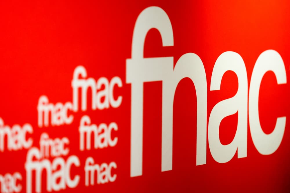 Au prix proposé de 36 euros par action, l'offre valorise Fnac Darty à plus d'un milliard d'euros.