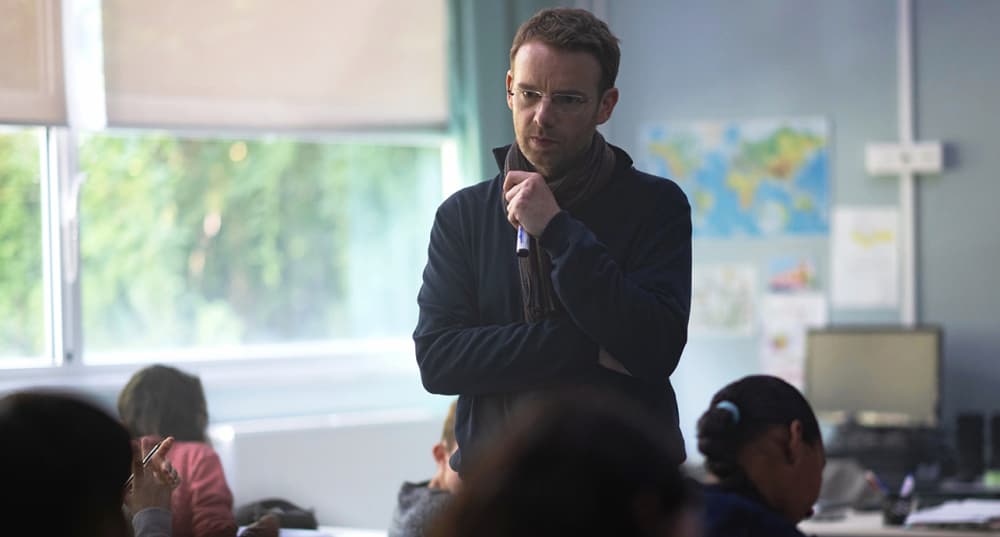Antoine Reinartz incarne Samuel Paty dans « L’Abandon ».